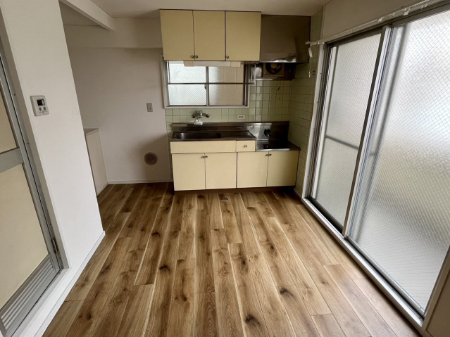 冨永ビルの洋室