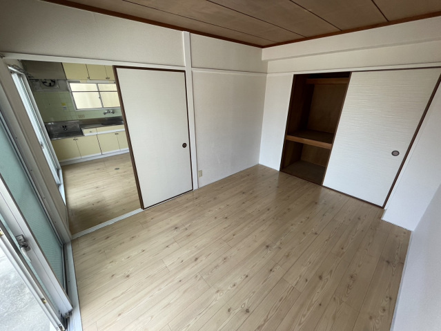 冨永ビルの居間・リビング