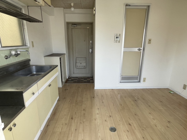 冨永ビルの居間・リビング