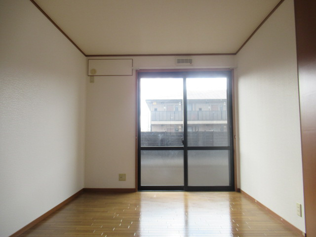 プランドールMITANI　E棟の寝室