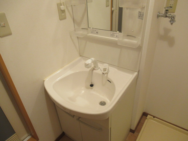 プランドールMITANI　E棟の洗面所