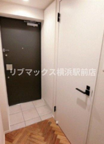 【玄関】ラティエラ横濱六角橋