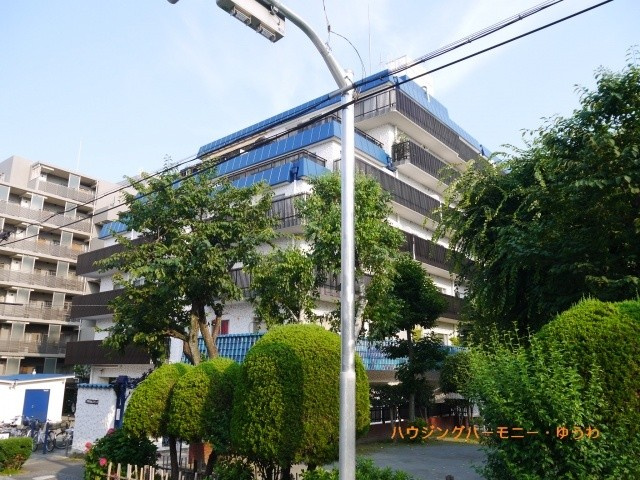 【外観】 | 秀和大山レジデンス | モダンでスタイリッシュな印象を与えるグレーを基調とした外観。