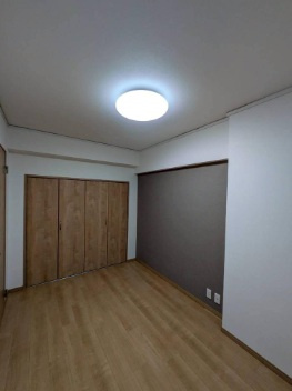 メゾンドール朝霧の洋室