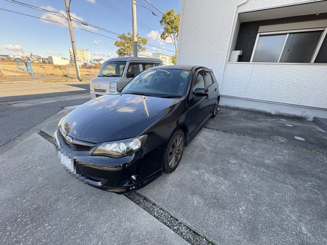 アジール・アンの駐車場