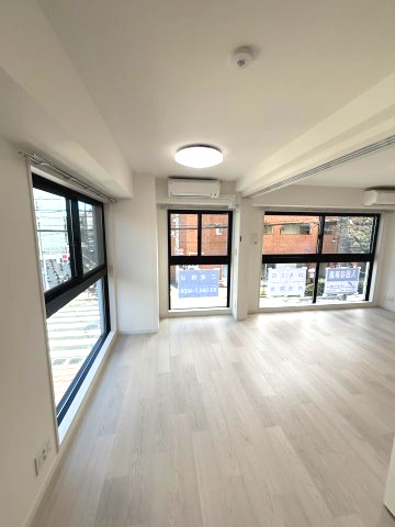 グリーンスクエアみそのの洋室