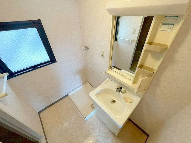 ドムール三国2番館の独立洗面台