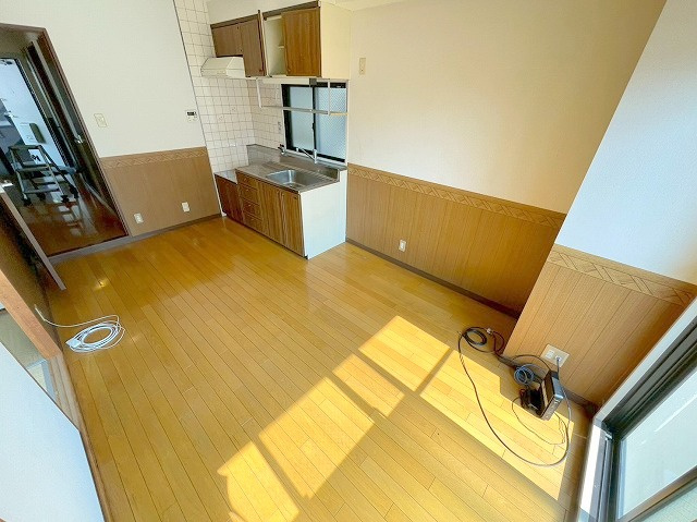 ドムール三国2番館の居間・リビング