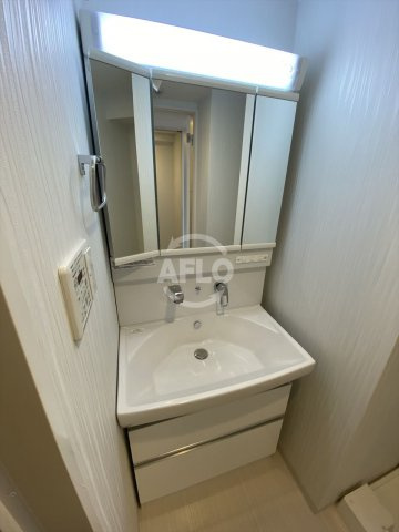 Vert soleil真田山　真田山小学校区の独立洗面台|Vert soleil真田山　洗面化粧台