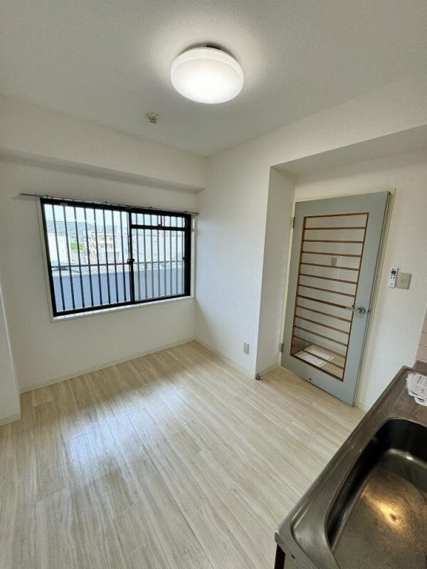 第２レクコーポ舞浜の居間・リビング