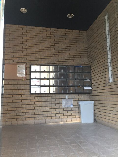 第２レクコーポ舞浜のエントランス