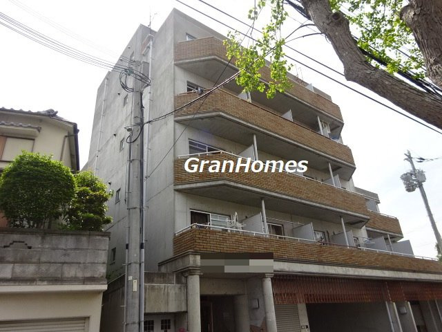 アスフローレスの外観