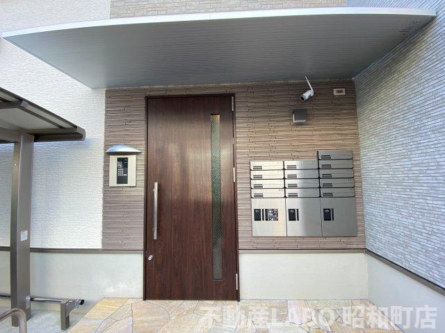 カーサ 針一東のエントランス