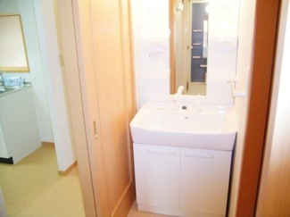 【洗面所】 | ルヴェ・デュ・ソレイユⅡＡ | ゆったりとスペースのある洗面所