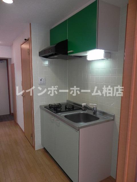 【仲介手数料：50％OFF】対象物件！のキッチン|コンパクトなキッチンで掃除もラクラク