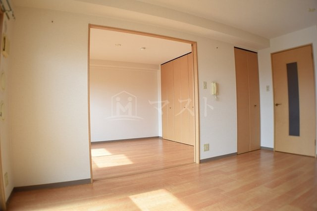 ソラーレNの居間・リビング|別部屋参考写真