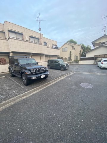 グリーンヒルズ南大泉C棟の駐車場