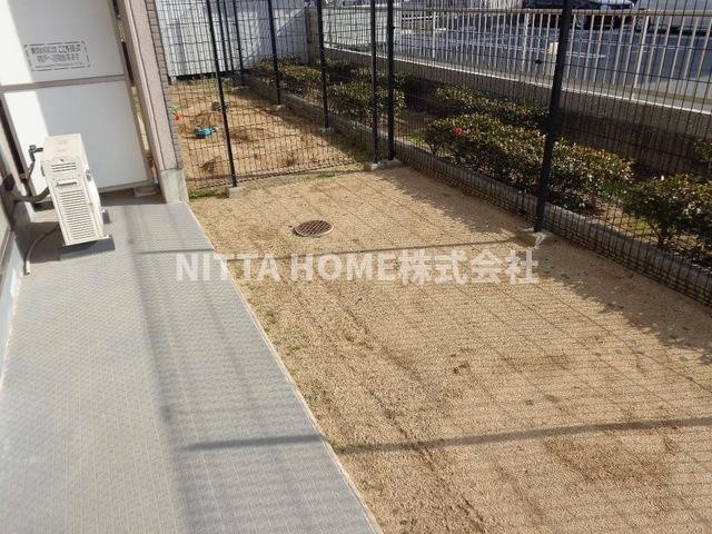 丹波市氷上町横田の賃貸マンションの庭|広々南向き専用庭あり☆