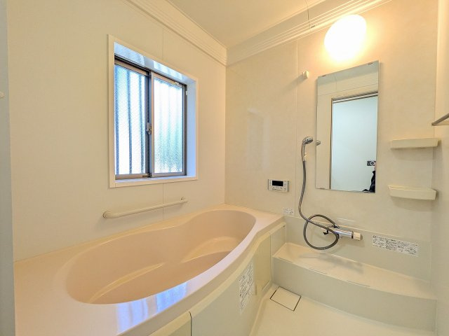 八王子市　高倉町　中古戸建ての浴室|～のびのびとくつろげるバスルーム　1日の締めくくりに癒しのバスタイムを～