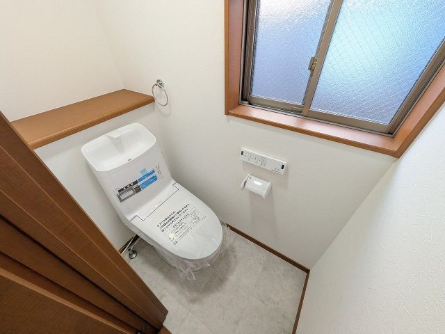 八王子市　高倉町　中古戸建てのトイレ|～暖房温水洗浄機能付きトイレ　冬場は特に嬉しい機能ですね～