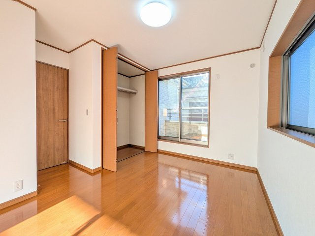 八王子市　高倉町　中古戸建ての収納|～収納力の高いクローゼット完備～