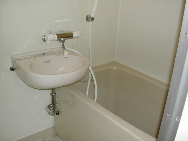 ジュネス大泉の浴室