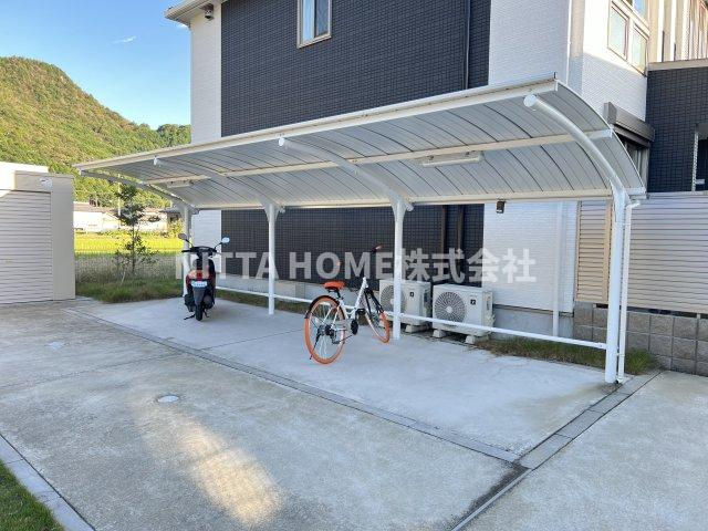 丹波市氷上町市辺のアパートのその他|屋根付きの駐輪場は無料です◆