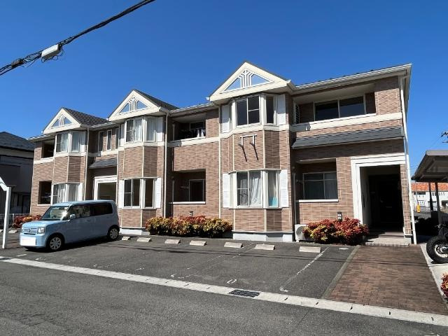 カーサ・ソフィアＢの駐車場|外観写真（昼）