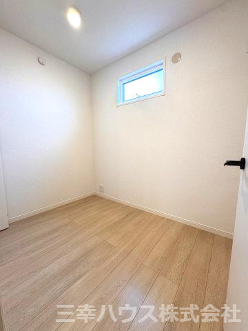 アーバンスクエア東大泉の洋室