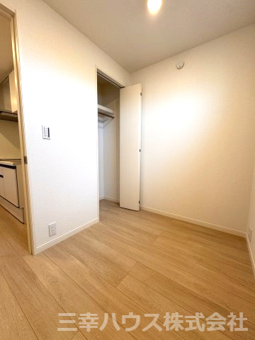 アーバンスクエア東大泉の洋室