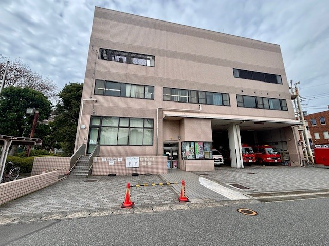 勝田台ファミリーハイツK棟の周辺|八千代市消防本部 東消防署勝田台分署は徒歩13分の距離です。2025年11月撮影													
