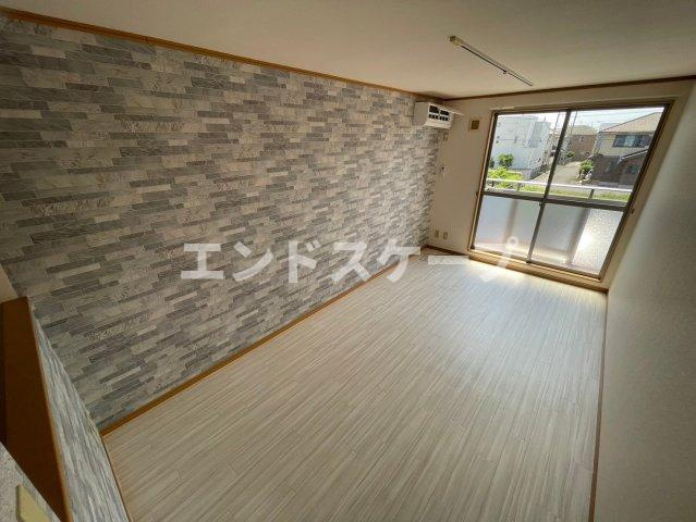 グリーンコート　壱番館の居間・リビング|高崎、前橋、伊勢崎エリアのお部屋探しはエンドスケープまで！お客様の理想お聞かせ下さい♪
内装の色味が画像と異なる場合がございます。