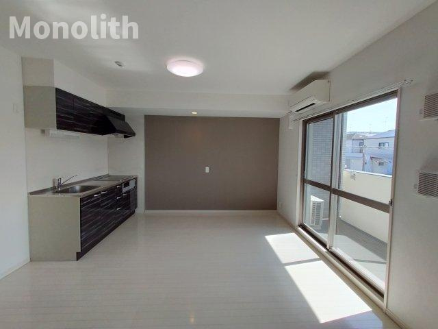 YF宮山台ガーデンの居間・リビング