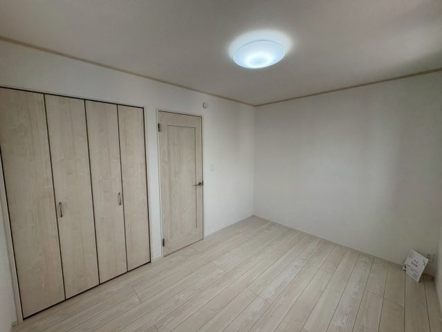 ＋＋　那覇市具志２丁目－C号棟（全７棟）の洋室