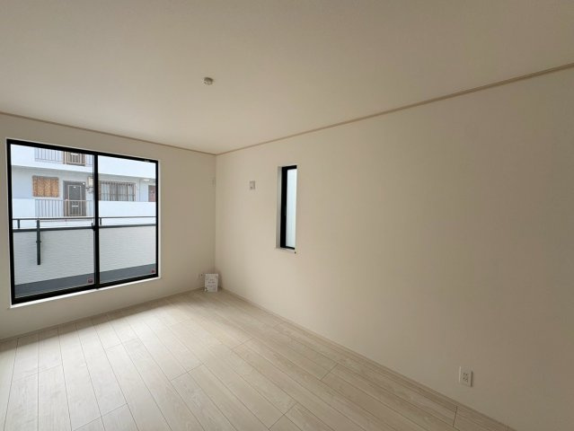 ＋＋　那覇市具志２丁目－C号棟（全７棟）の洋室