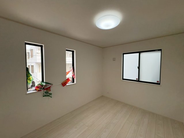 ＋＋　那覇市具志２丁目－C号棟（全７棟）の洋室