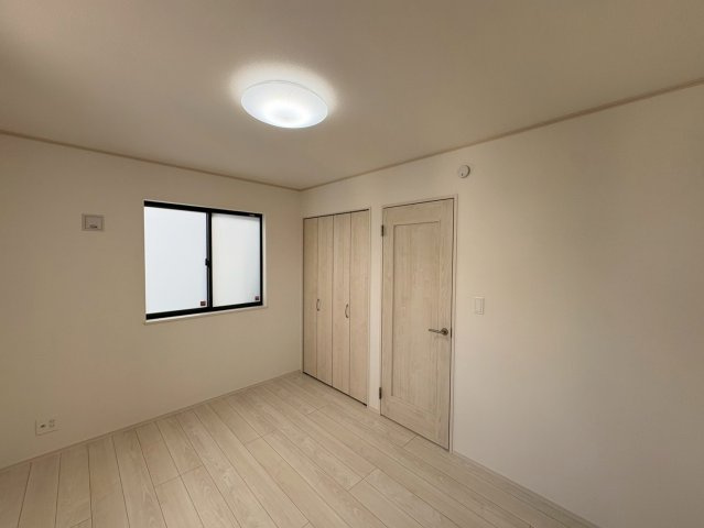 ＋＋　那覇市具志２丁目－C号棟（全７棟）の洋室