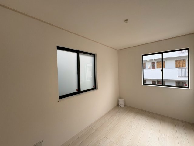 ＋＋　那覇市具志２丁目－C号棟（全７棟）の洋室