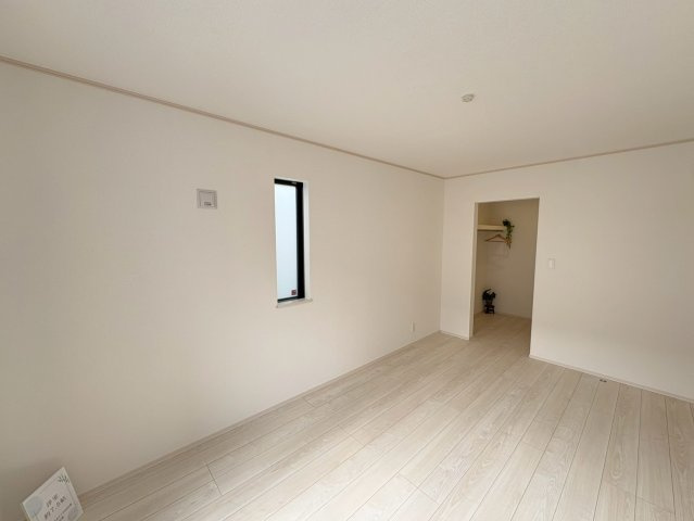 ＋＋　那覇市具志２丁目－C号棟（全７棟）の洋室