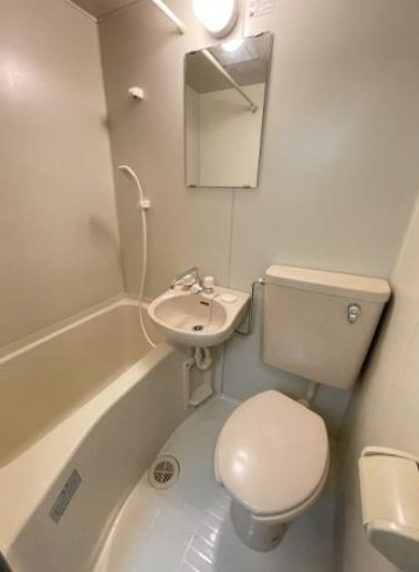 【浴室】 | スカイコート池袋第５ | 柔らかな曲線で構成された半身浴も楽しめるバスタブが心地よさをもたらします。