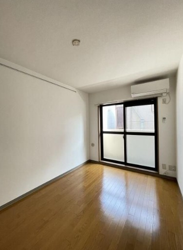 【洋室】 | スカイコート池袋第５ | うららかな陽射しがどのお部屋にも降り注ぎますように、快適さを追求した間取設計。