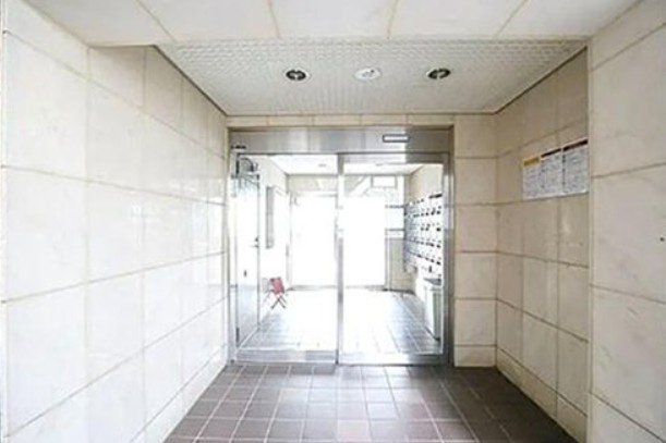 【その他共用部分】 | スカイコート池袋第５ | 清潔感と歓迎感があるエントランスホールとなります。