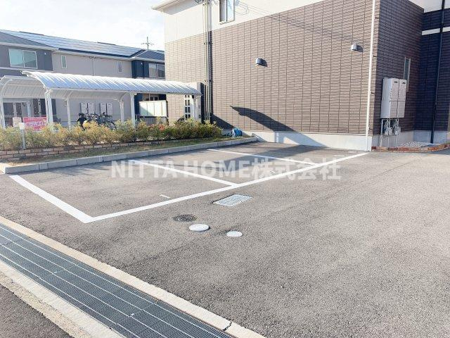 丹波篠山市味間南のアパートの駐車場|敷地内に駐車場も完備◎