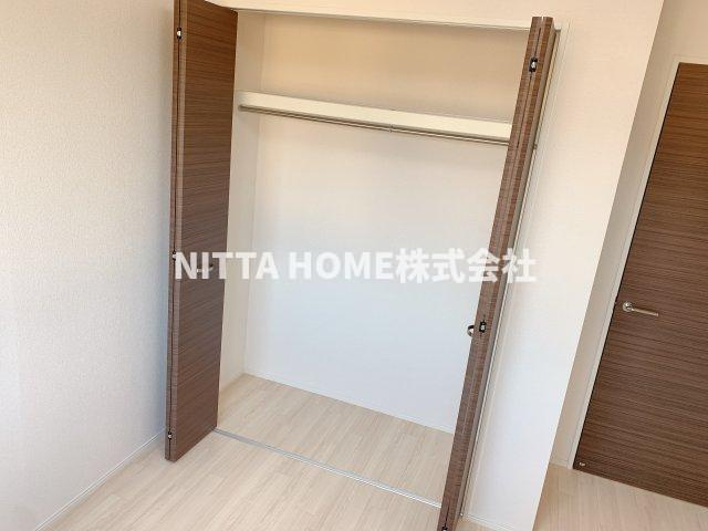 丹波篠山市味間南のアパートの収納|大きなクローゼットもあります♪