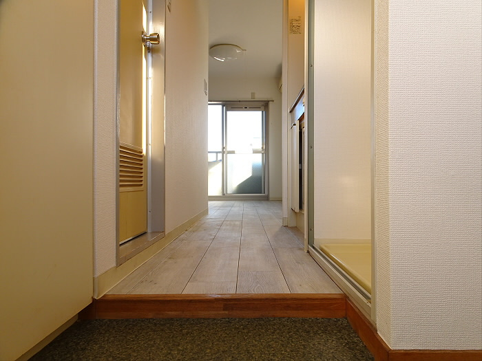 クレセール笹塚の玄関