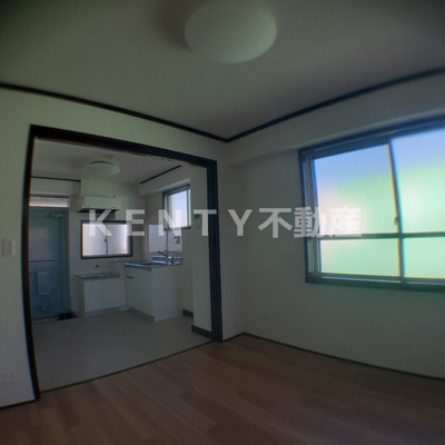 【居間・リビング】 | 梅屋敷ビル | 使いやすいリビングです