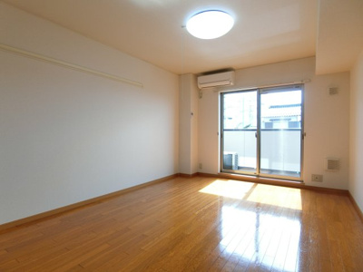 【居間・リビング】 | ピュアセルト森尾Ⅱ | イメージ写真201号室