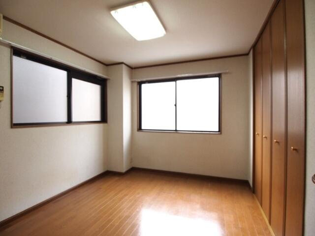 シャトレ戸邊の洋室