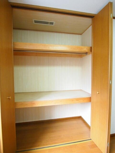 シャトレ戸邊の収納