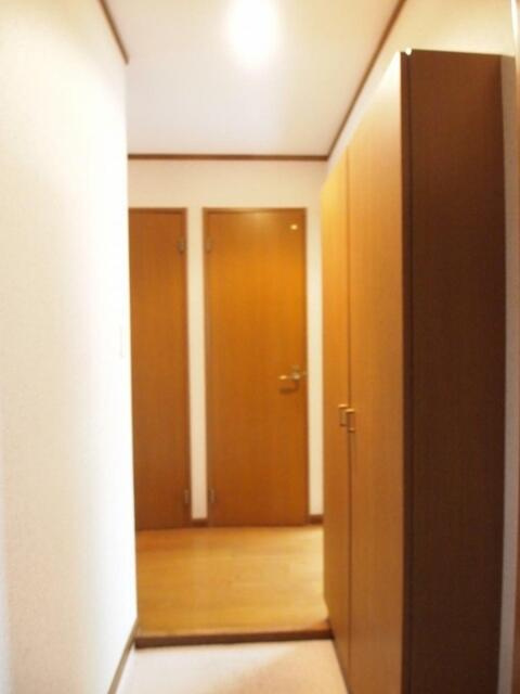 シャトレ戸邊の玄関